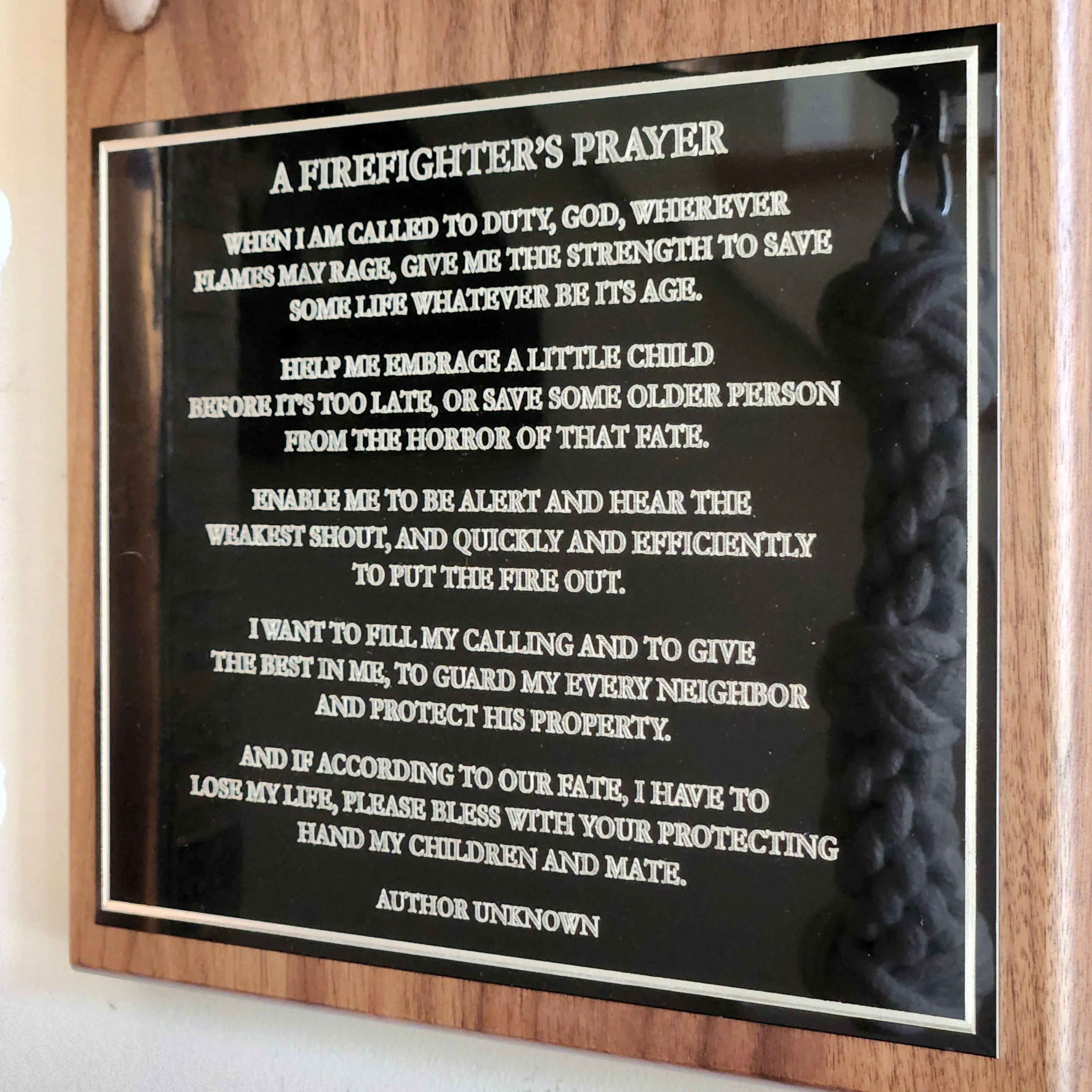 7 INCH DIAMETER NICKEL BRASS FIRE FIGHTER EMBLEM PLAQUE BELL﻿ - Image 3