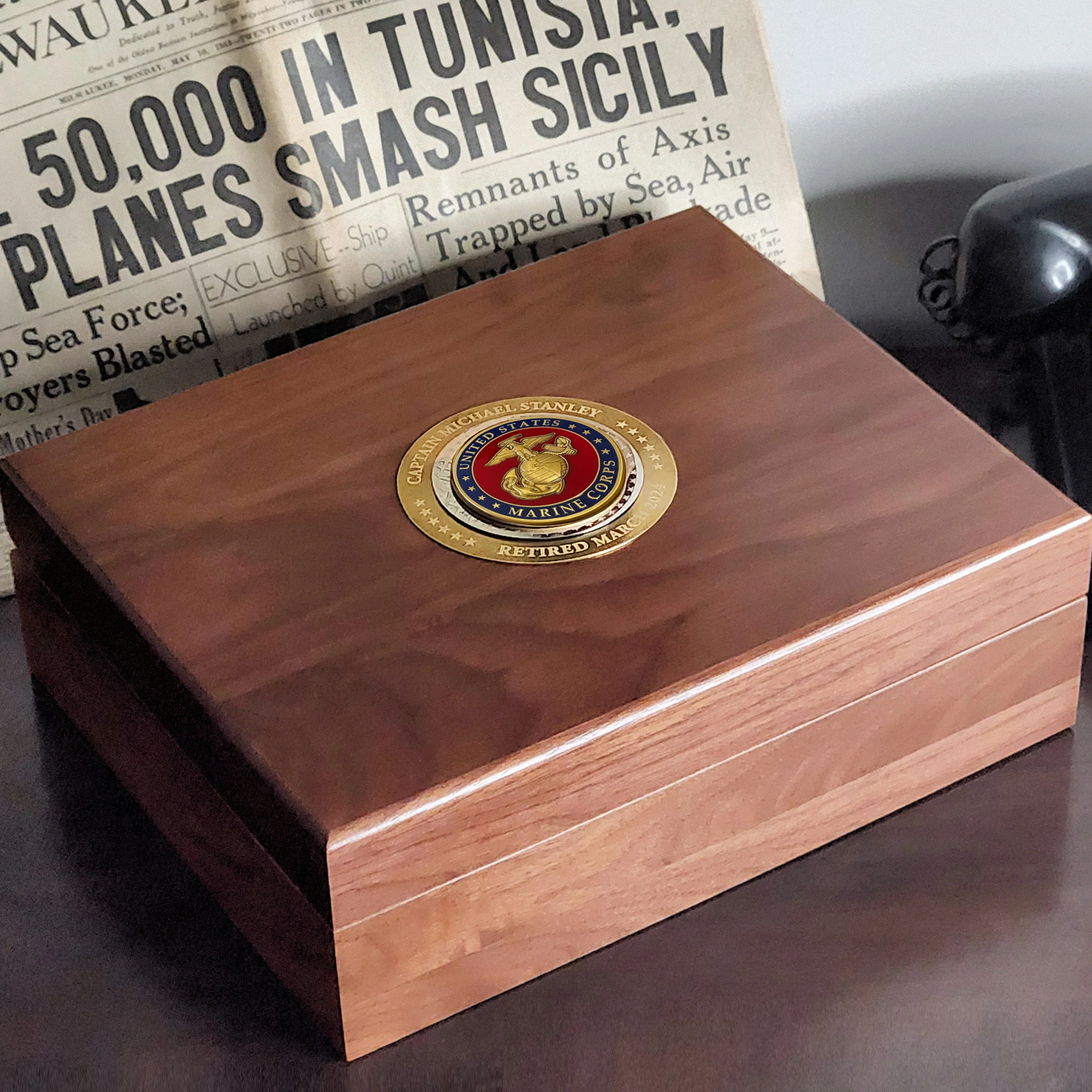 Large Deluxe Personalized U.S. Marines Keepsake Box with Colored Medallion - Image 3